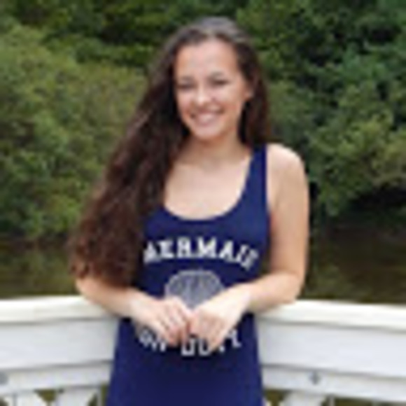 Meet your Posher, Melina - Picture 1 of 1